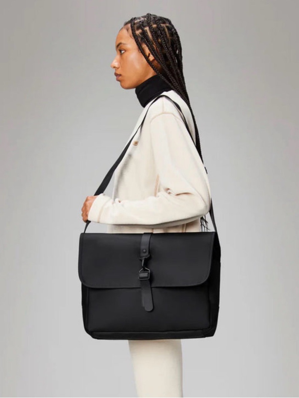 RAINS Messenger Bag W3 Black Waterproof Laptop Commuter Bag NWT - Picture 5 of 16
